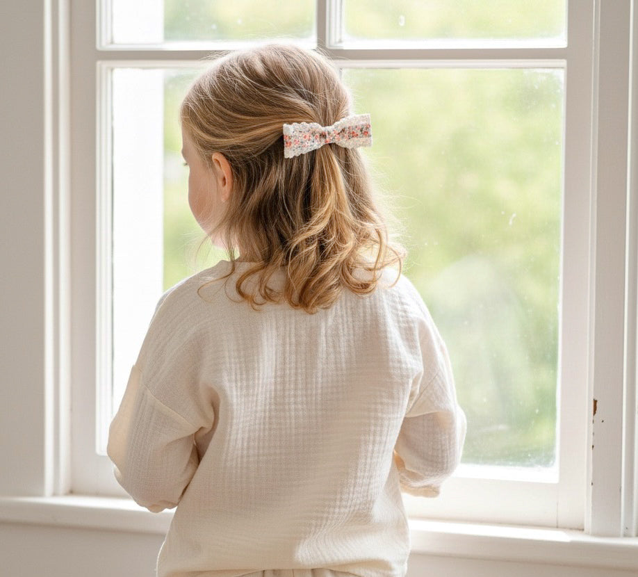 Vintage Dainty Flower Bow Clip