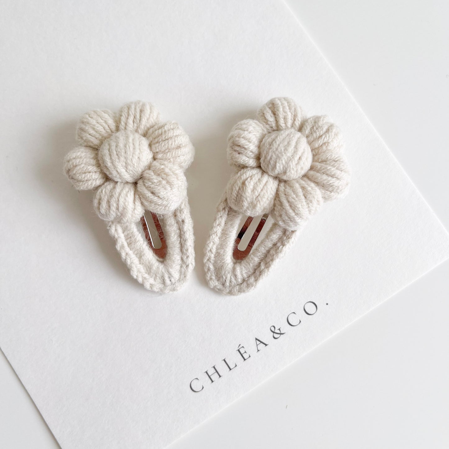 Set of 2 Clips Crochet Daisy