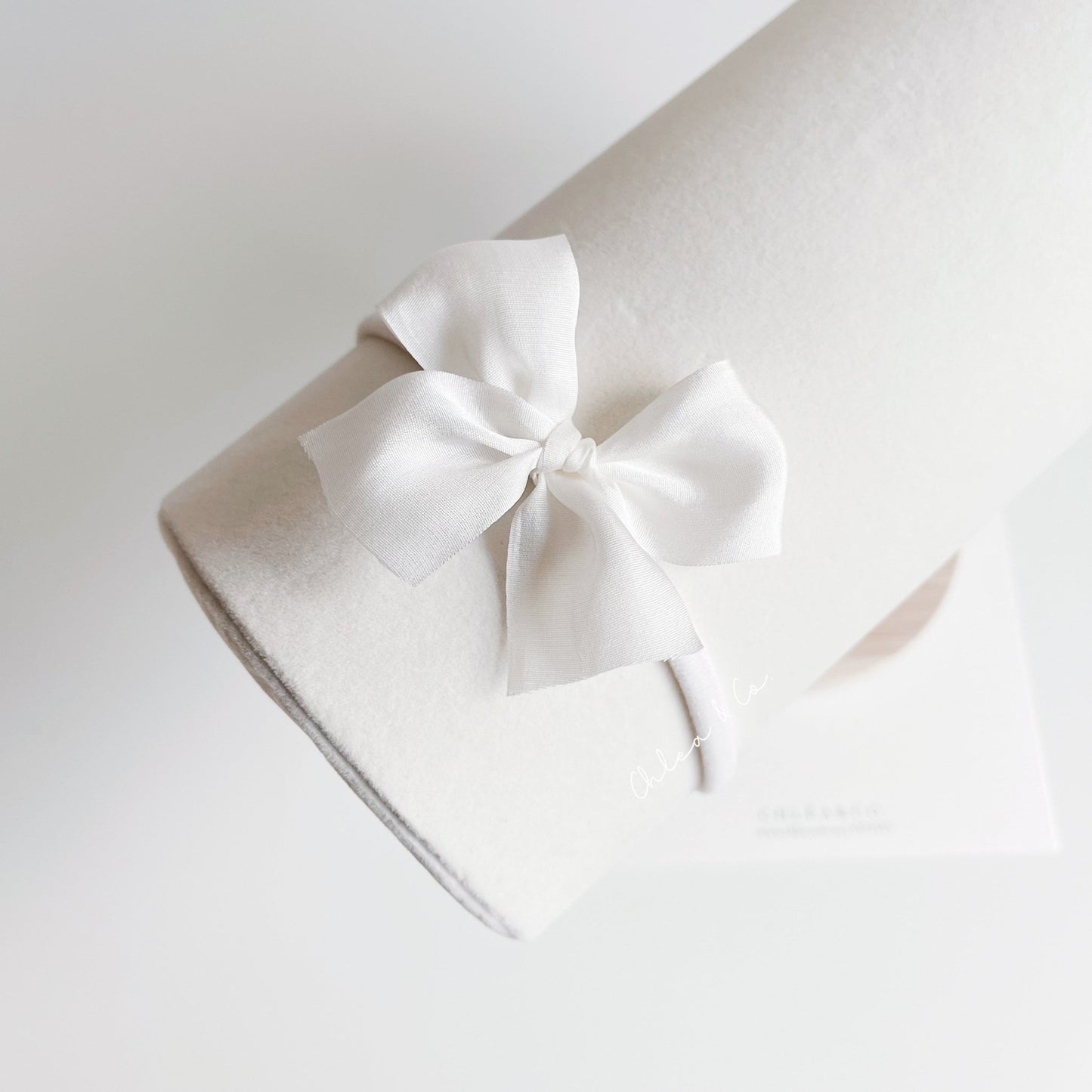 Alivia Silk Bow Headband - Chléa & Co.
