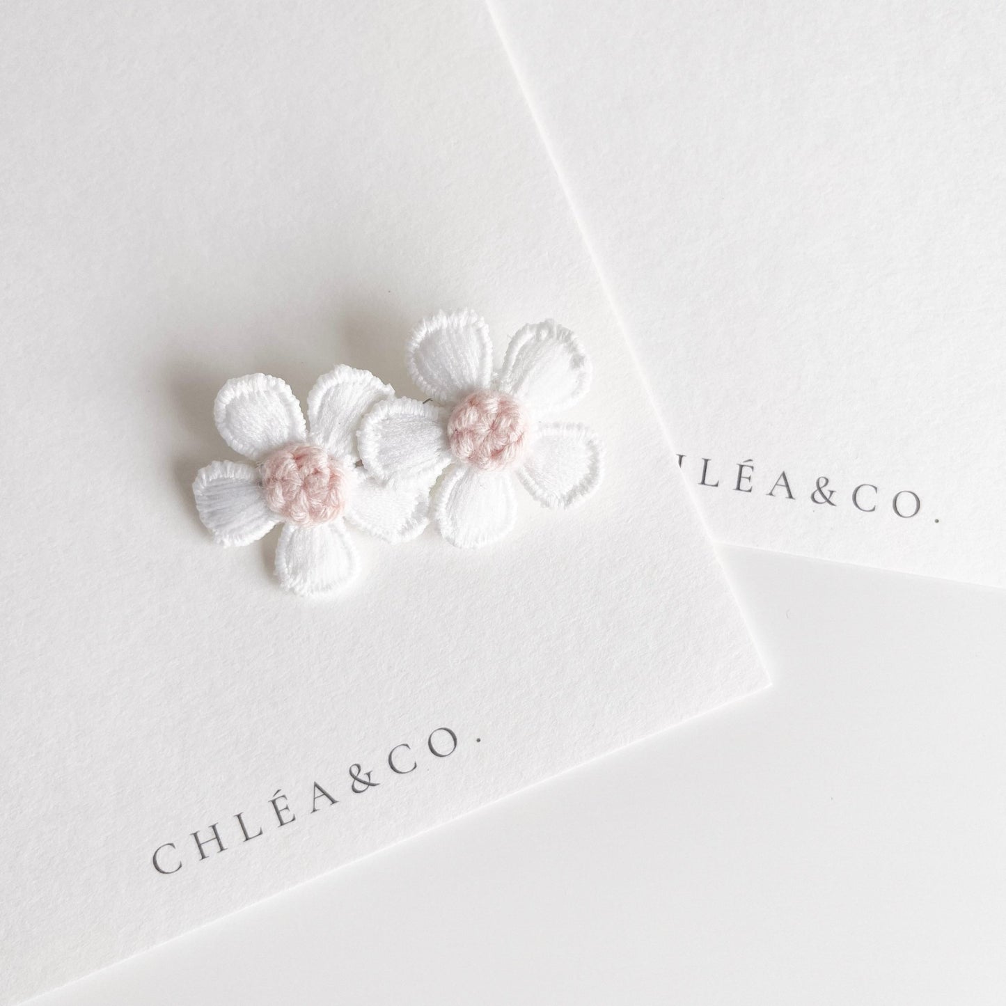 Blush Daisy Clip - Chléa & Co.