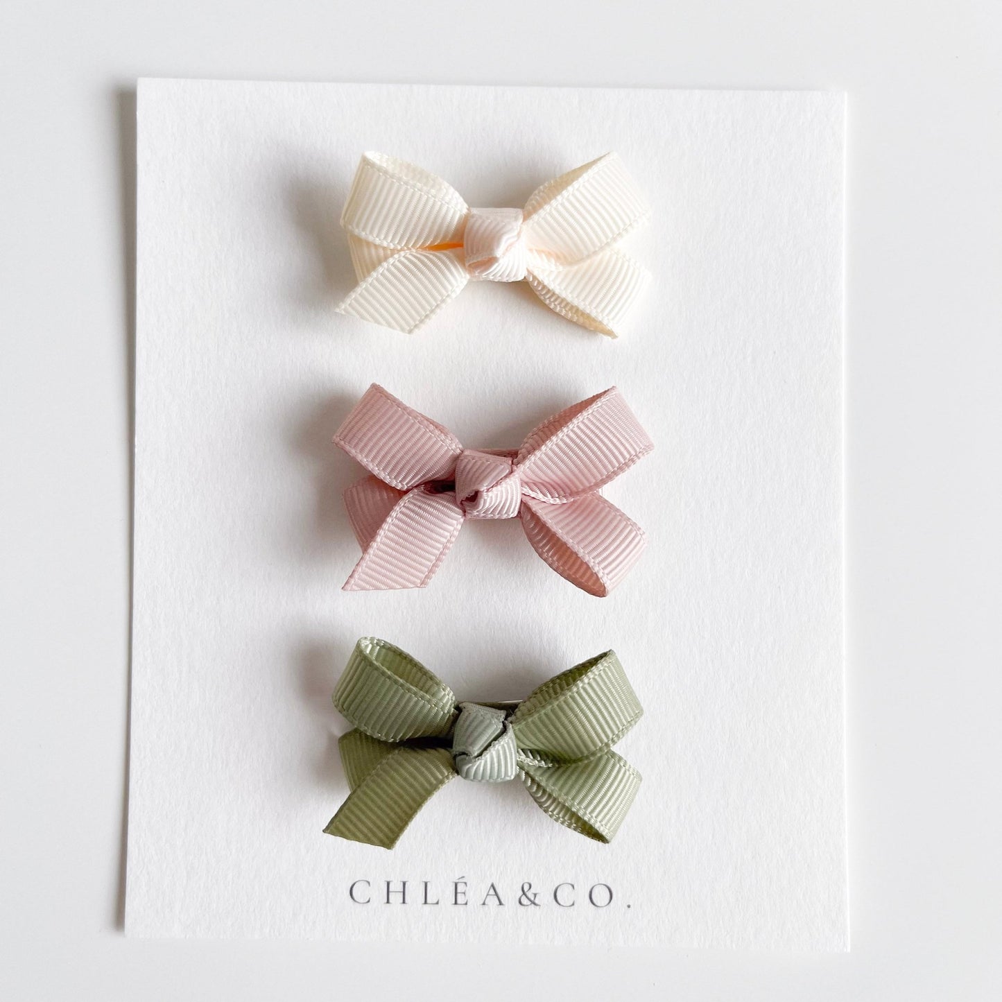 Petite Ribbon Bow Clip Set - Chléa & Co.