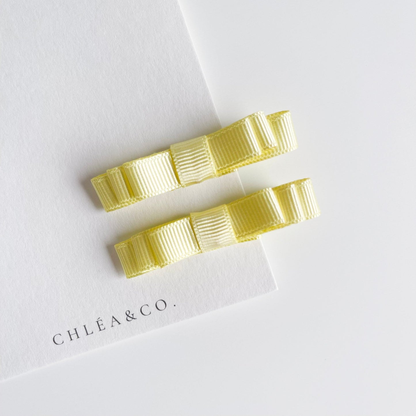Set of 2 Medium Ribbon Bows - Chléa & Co.