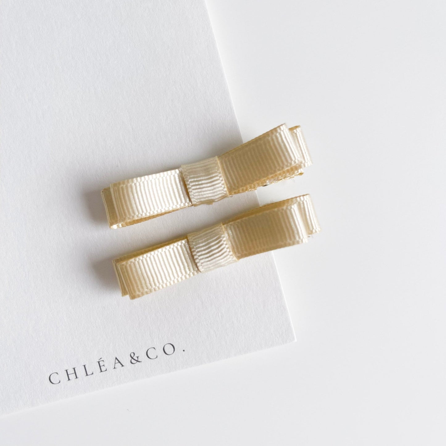 Set of 2 Medium Ribbon Bows - Chléa & Co.
