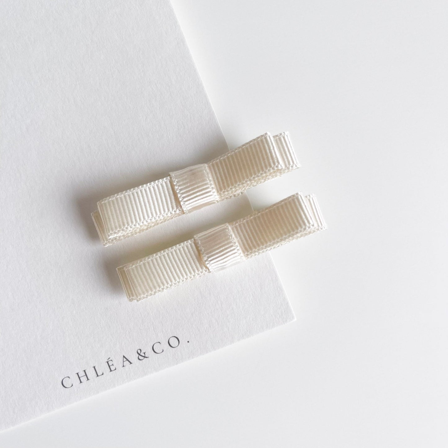 Set of 2 Medium Ribbon Bows - Chléa & Co.