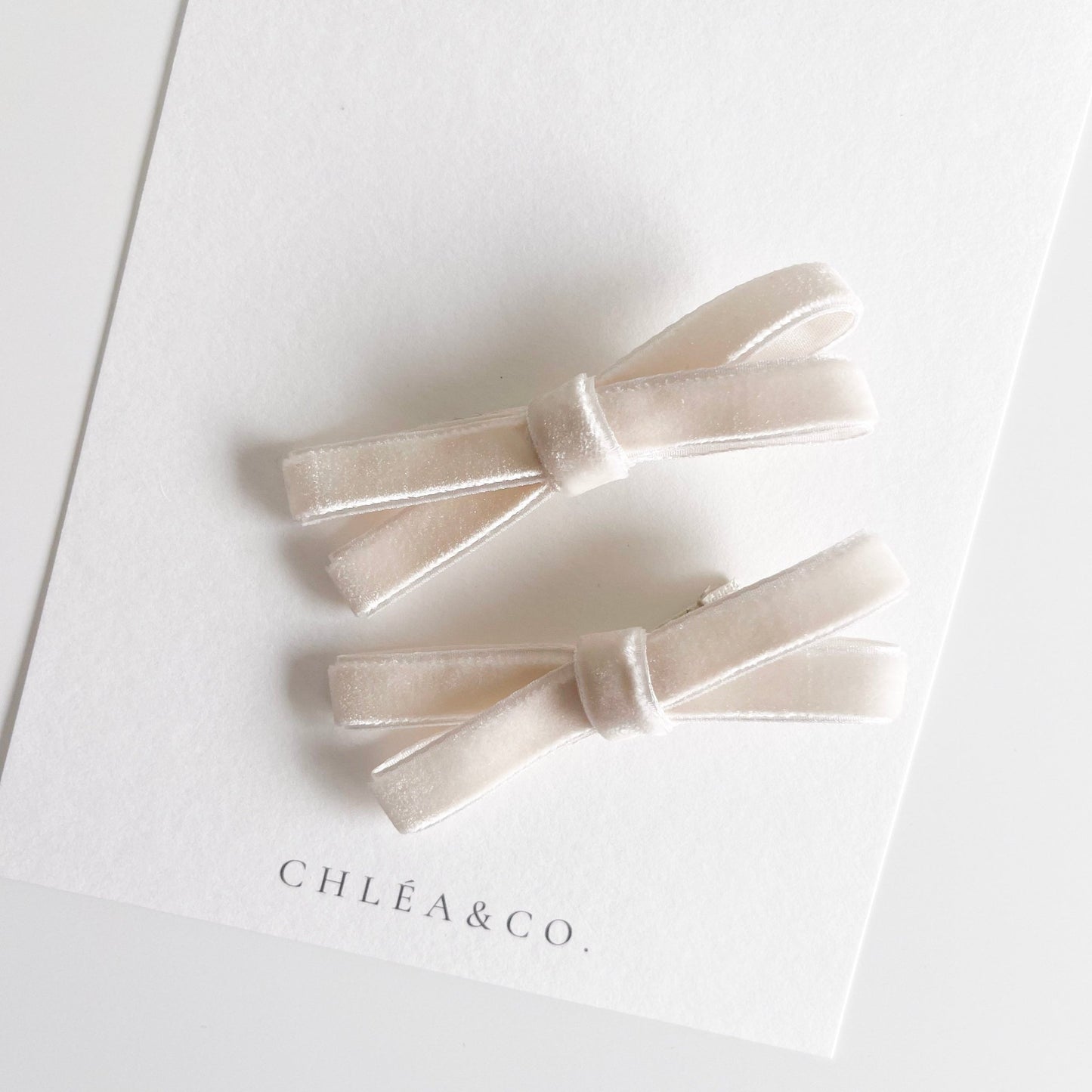Set of 2 Velvet Bow Clips - Chléa & Co.