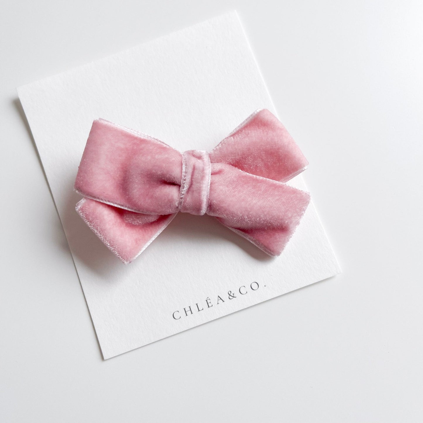 Velvet Classic Bow - Chléa & Co.