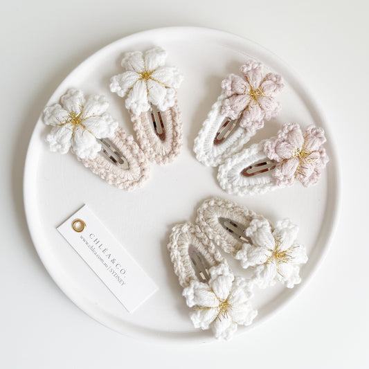 Set of 2 Clips Crochet Snowflake