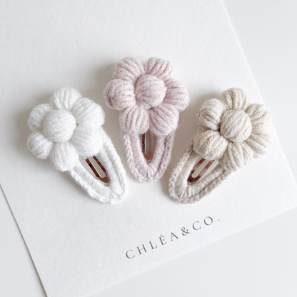 Set of 2 Clips Crochet Daisy