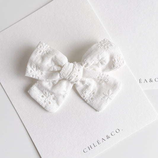 Broderie Pinwheel Bow