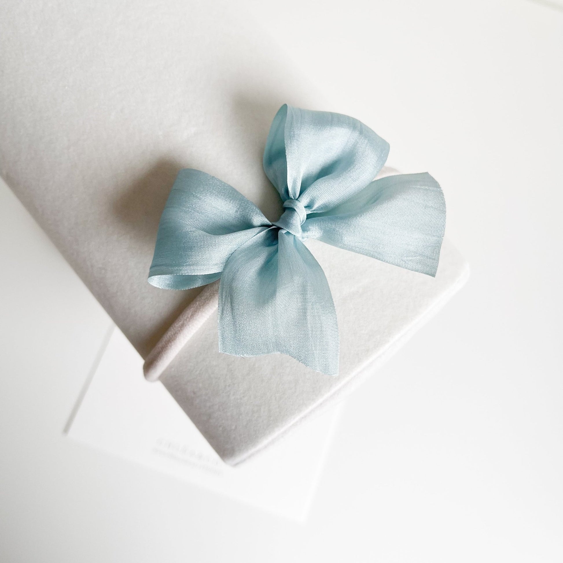 Alivia Silk Bow Headband - Chléa & Co.