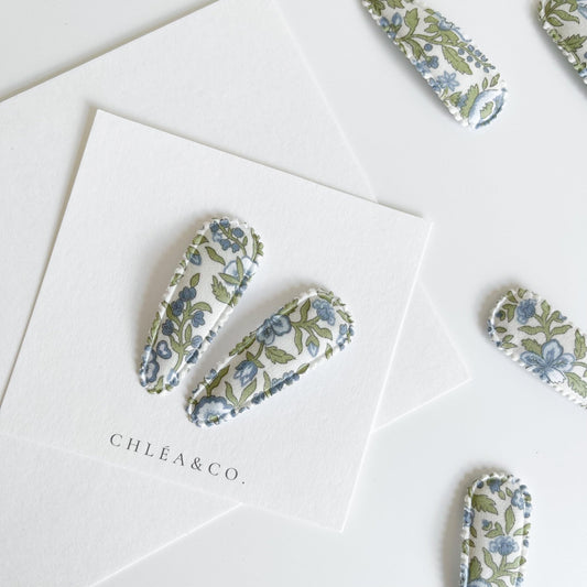 Blue Pansy Fabric Covered Snap Clip - Chléa & Co.