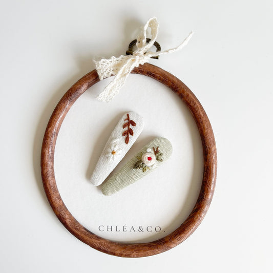 Chamomile & Rose | Set of 2 Embroidered Floral Hair Clips - Chléa & Co.