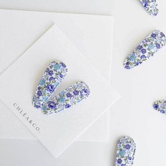 Dainty Blue Garden Fabric Covered Snap Clip - Chléa & Co.