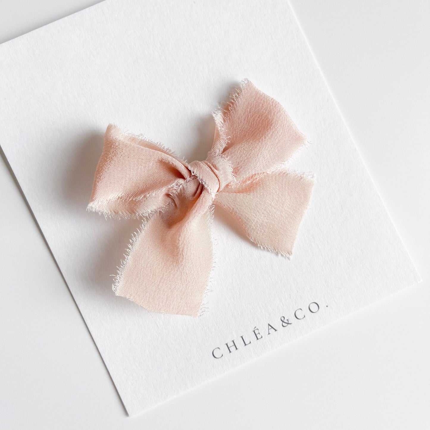 Everly Classic Bow - Chléa & Co.