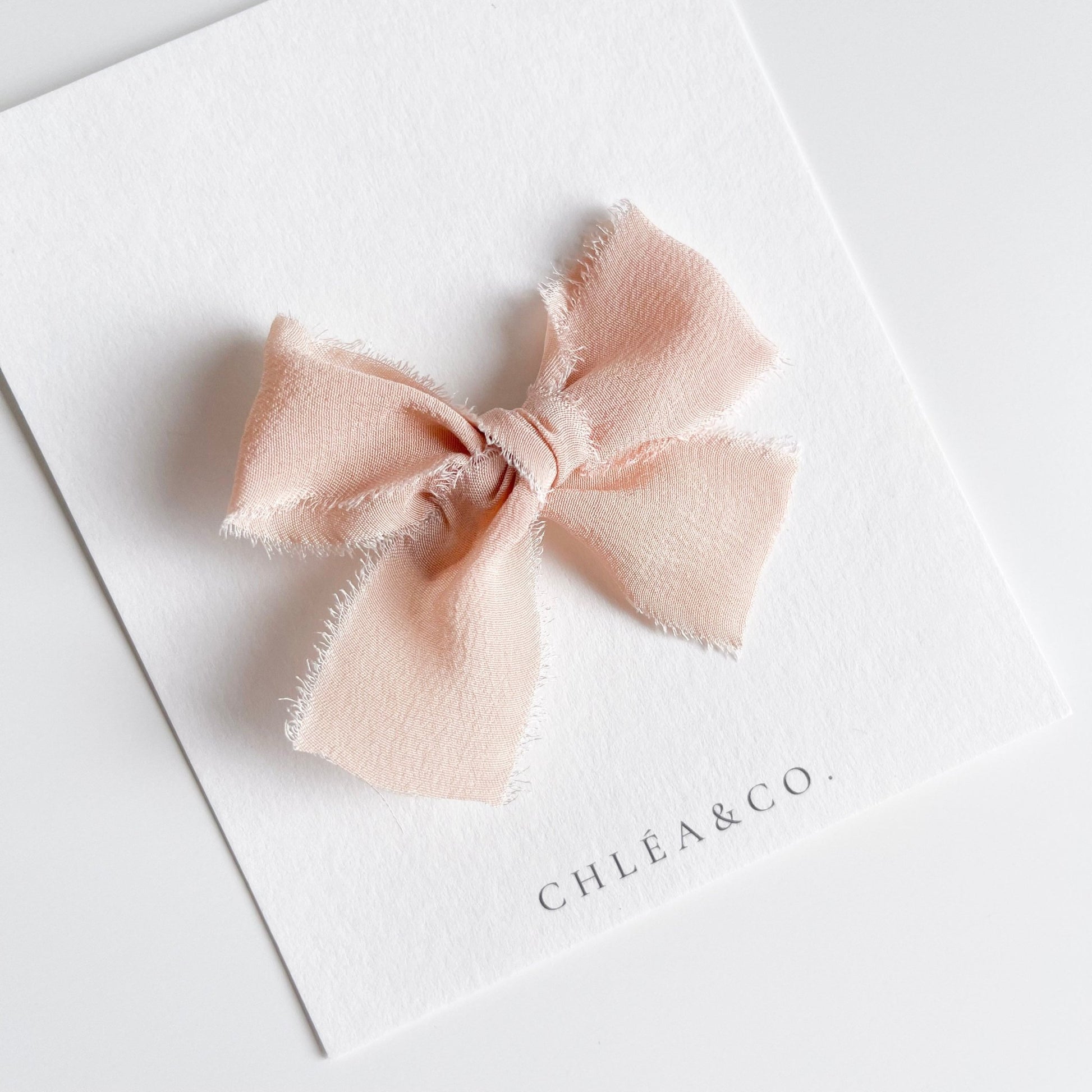 Everly Classic Bow - Chléa & Co.