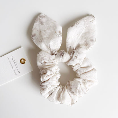 Grey Wildflower Scrunchies - Chléa & Co.