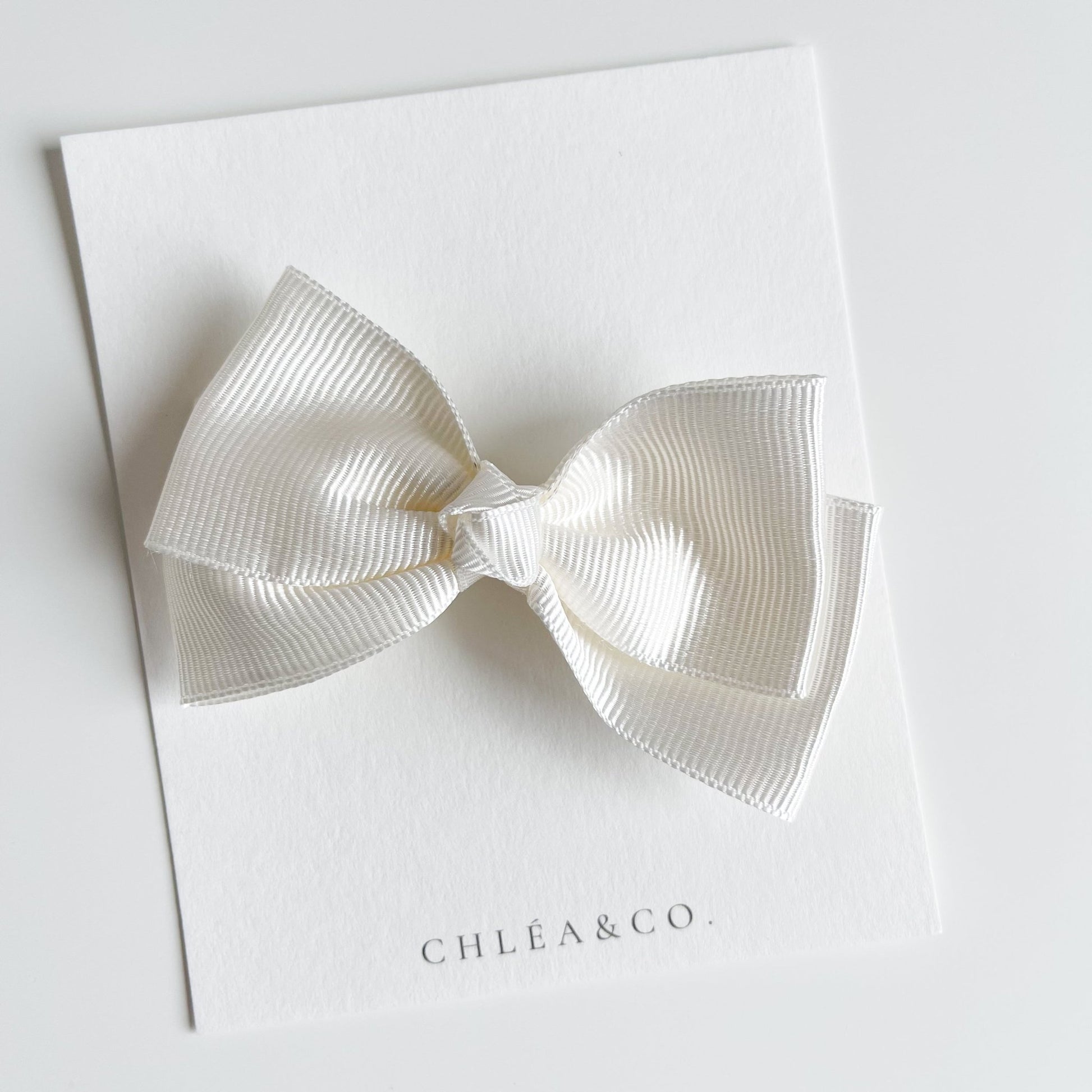 Louise Classic Bow - Chléa & Co.