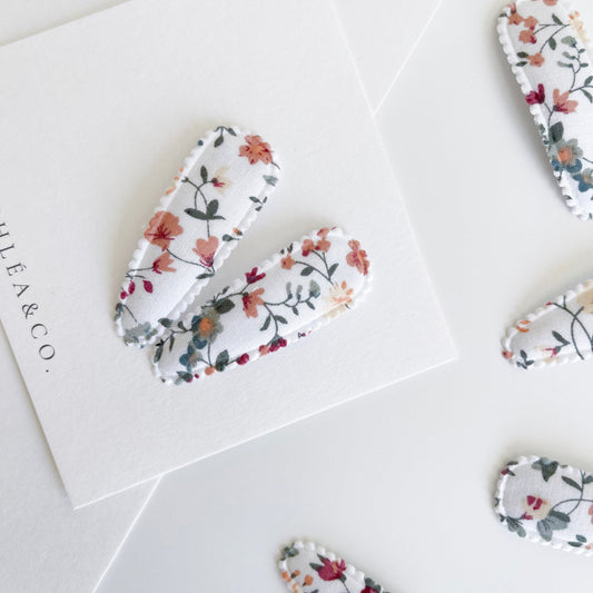 Scarlett Fabric Covered Snap Clip - Chléa & Co.