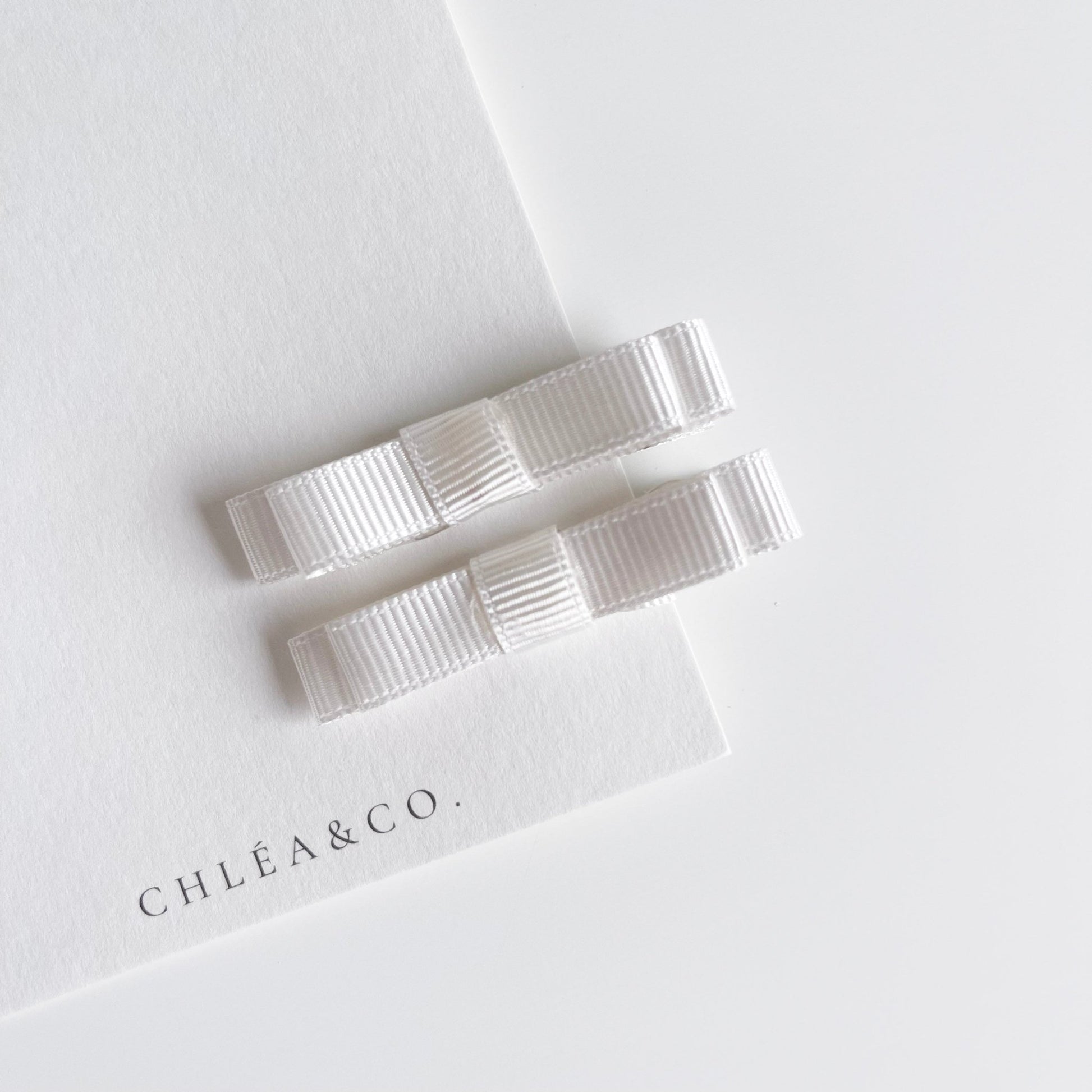 Set of 2 Medium Ribbon Bows - Chléa & Co.