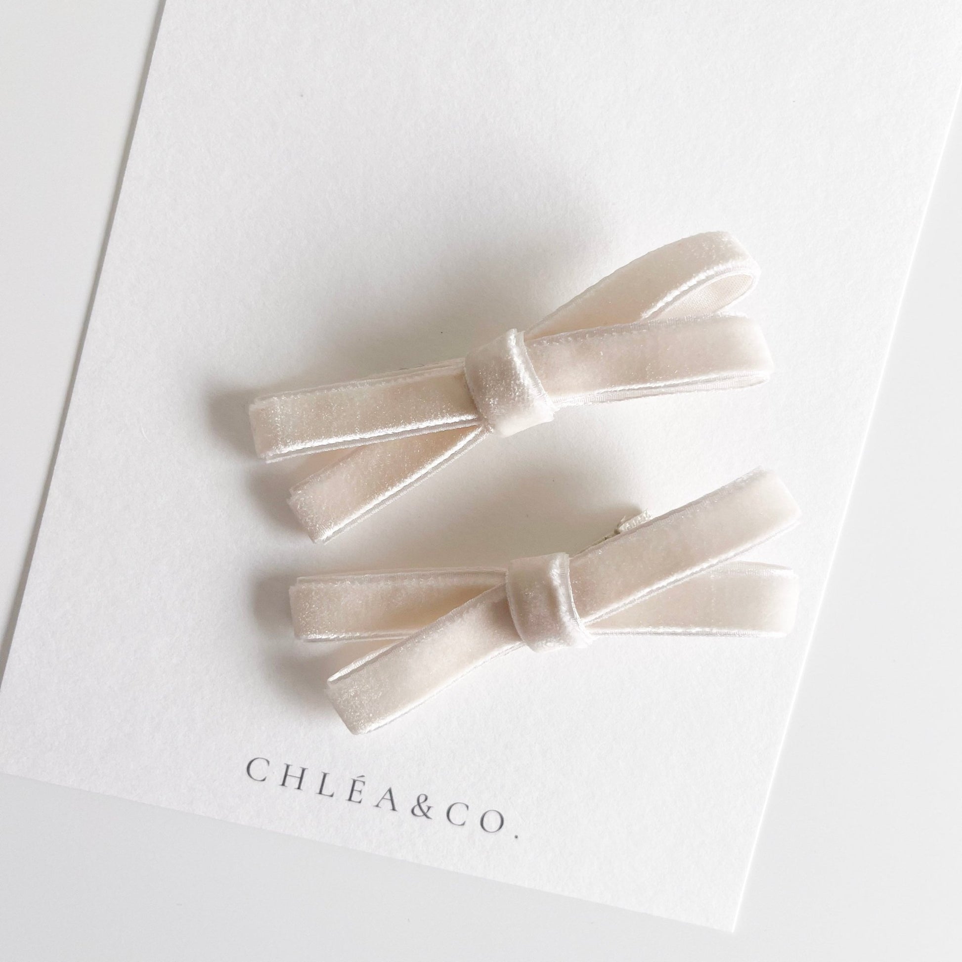 Set of 2 Velvet Bow Clips - Chléa & Co.