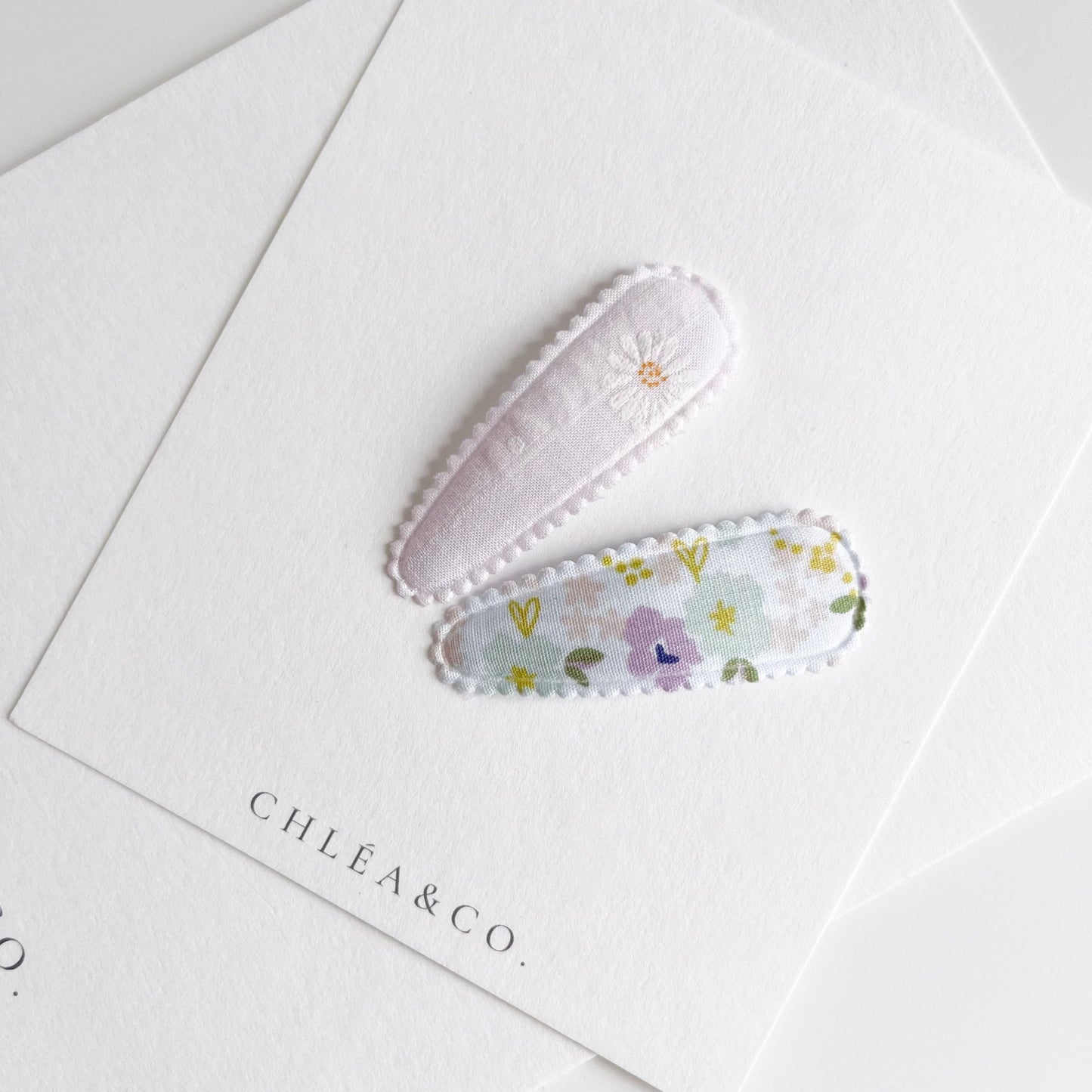 Soft Pink Daisy & Morning Glory Snap Clip - Chléa & Co.