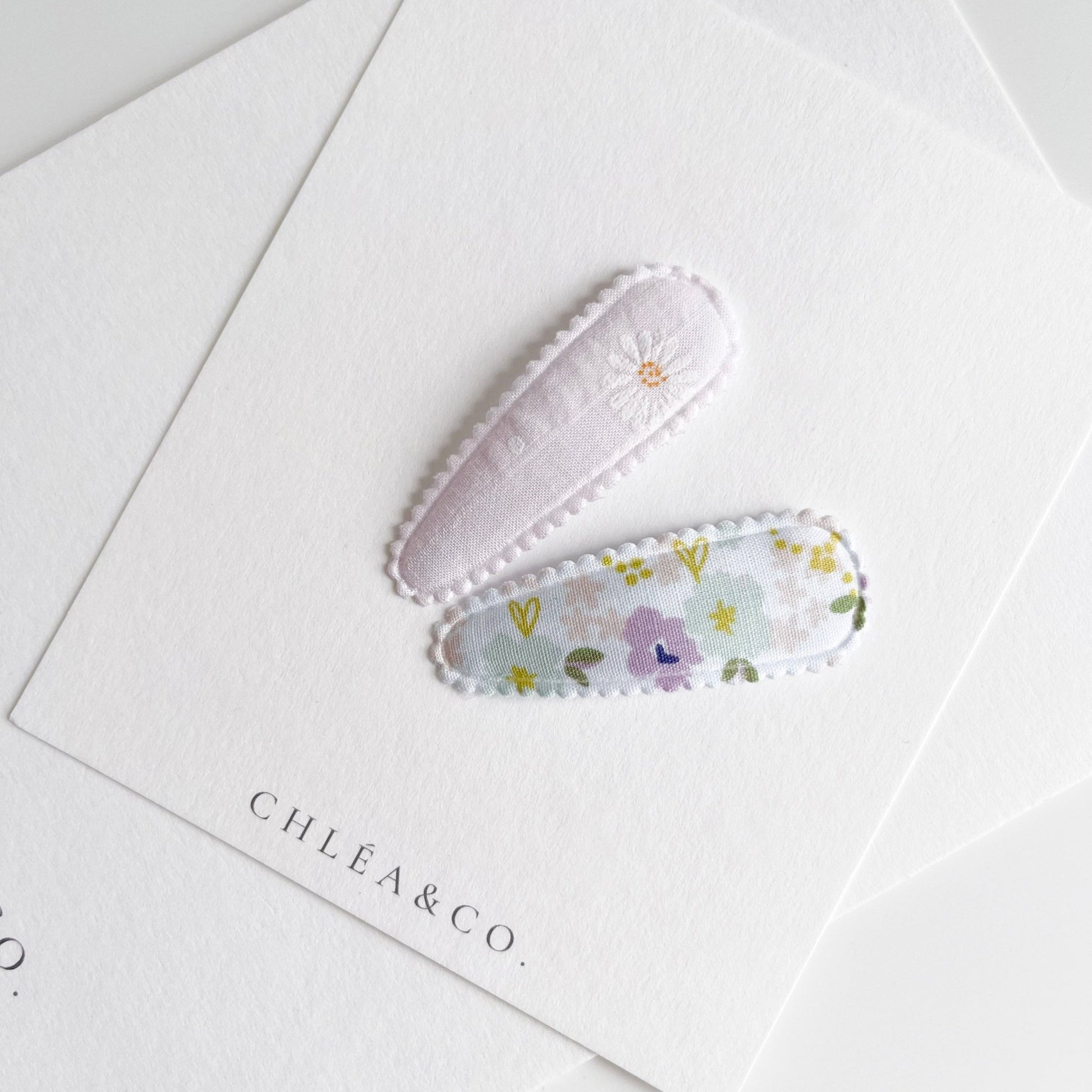 Soft Pink Daisy & Morning Glory Snap Clip - Chléa & Co.