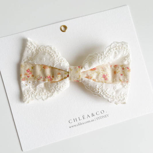 Spring Lace Bow Clip - Chléa & Co.