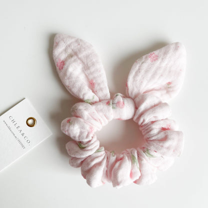 Sweet Pea Floral Scrunchies - Chléa & Co.