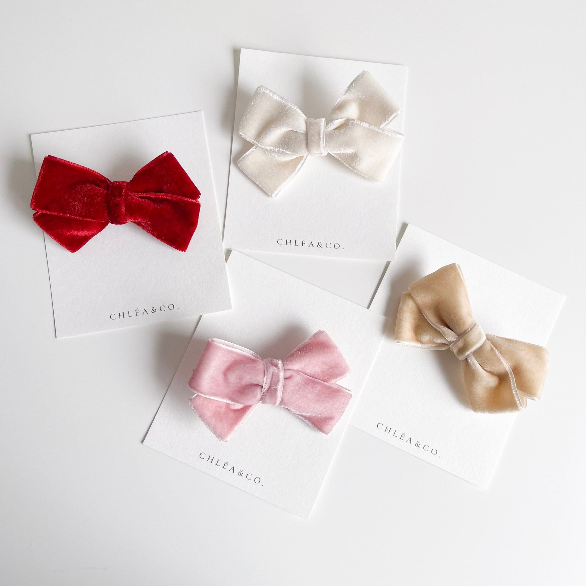 Velvet Classic Bow - Chléa & Co.
