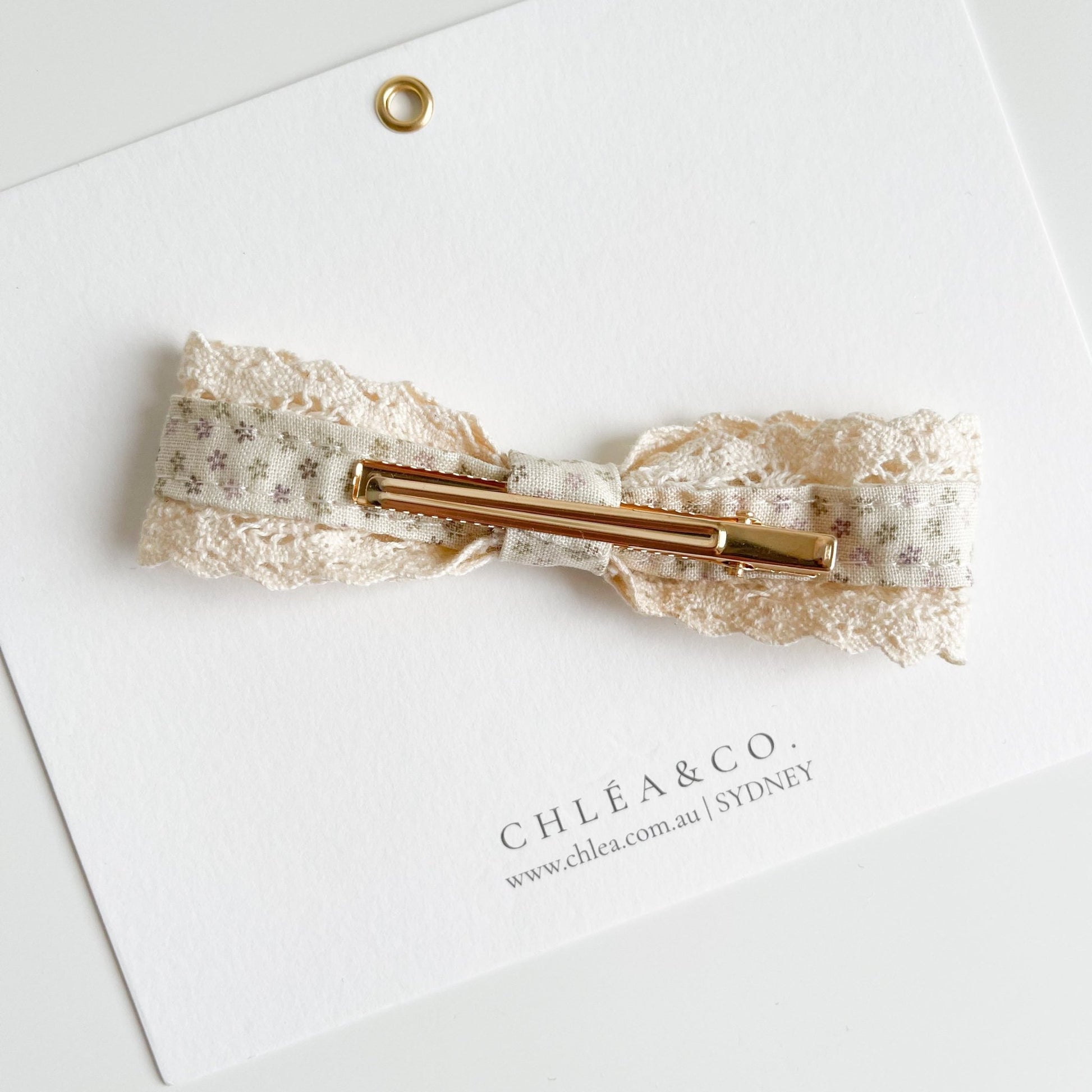 Vintage Ivory Lace Bow Clip - Chléa & Co.